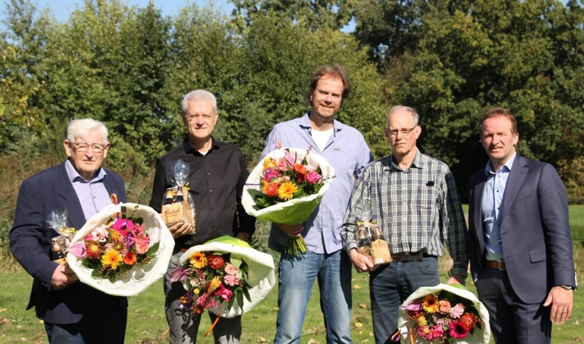 Vlnr: Henk Hanselman, Ben Rendering, Godfried Nijs, Nic Adema en Jumbo-ondernemer Pascal Bennink. Foto: Annekée Cuppers