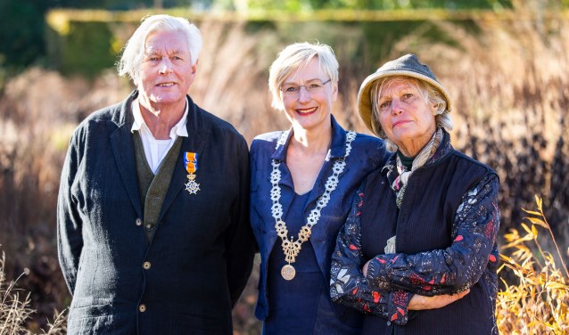 Piet Oudolf, burgemeester Marianne Besselink en Anja Oudolf. Foto: PR