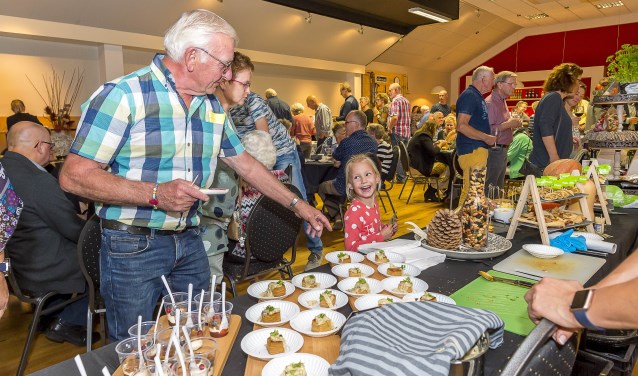 Veel lekkers bij Ons Pakhuus Pruuveri'j. Foto: Henk van Raaij