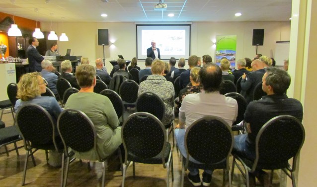 Ruime belangstelling voor de avond over ondermijnende criminaliteit. Foto: Rob Stevens