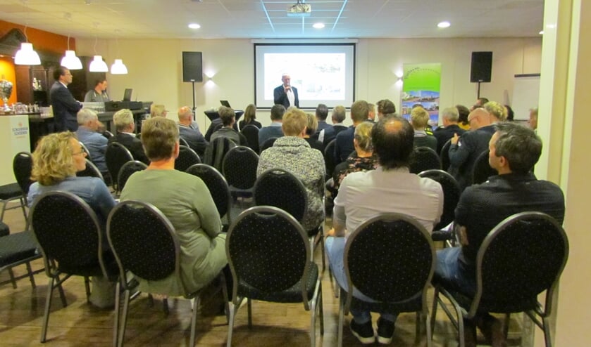 Ruime belangstelling voor de avond over ondermijnende criminaliteit. Foto: Rob Stevens