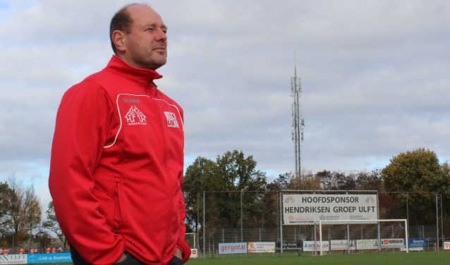 Patrick Visser, trainer van Ulftse Boys op Sportpark 't Oerseveld. Foto: John van der Kamp