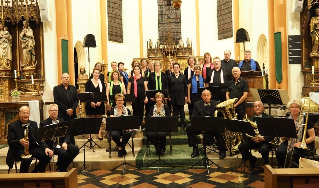 Kopergroep Com Cobre en koor 2gether geven samen een concert. Foto: Inge Wissink