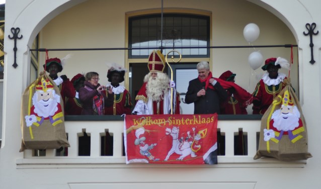 Op het balkon van 't Raedhuys is de officiële ontvangst. Foto: PR