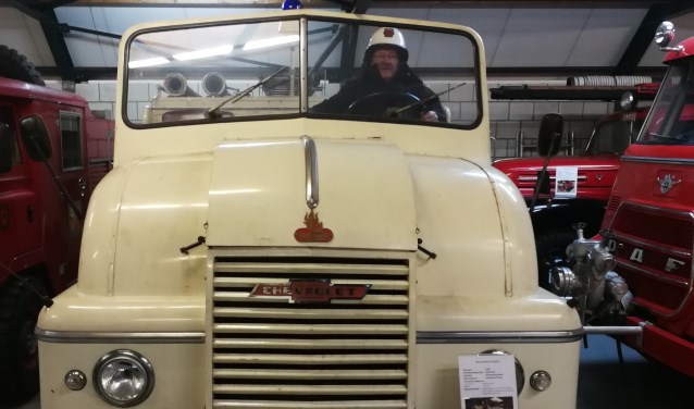 Herman Kistemaker achter het stuur van de Chevrolet uit Petten. Foto: Rob Weeber