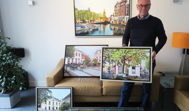 Amateurkunstschilder Henny Breukers toont een aantal vervaardigde stadsgezichten. Foto: Theo Huijskes