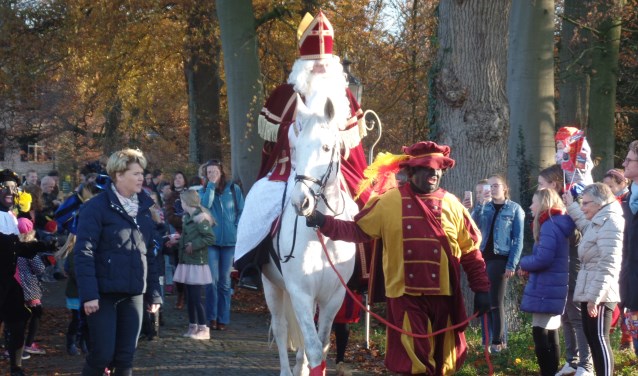 Sint trok op zijn paard Americo naar het dorp. Foto: Jan Hendriksen