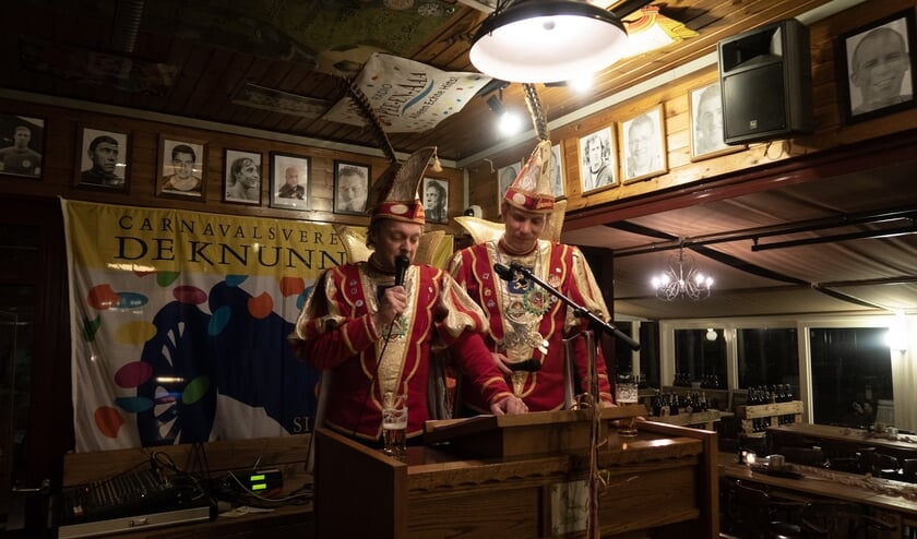 Adjudant Maurice (links) en prins Henk-Jan in de Grol-kantine eerder dit jaar. Foto: John Ligtenberg