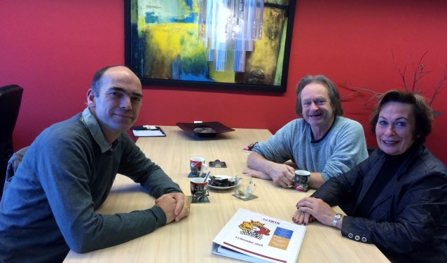 De organisatie van de WischKwisch (met Ewout Wessels, Theo Soontiëns en Els Bakker) verwacht veel van de eerste editie van het spel. Foto: Walter Hobelman
