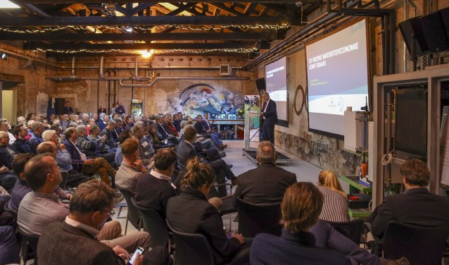 Prof. dr. Ad van Wijk (TU Delft) spreekt in het Cleantech Center over de kansen van waterstof. Foto: Cleantech Center