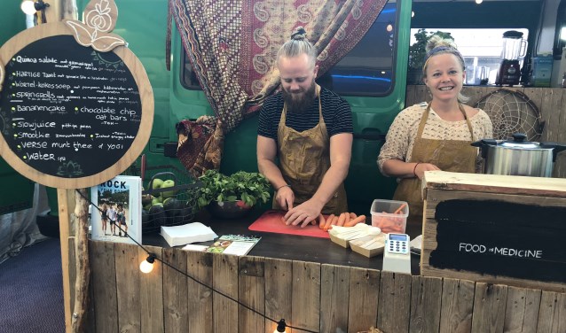 Kim van Waversveld verzorgt de workshop RAW-taarten en gezonde tussendoortjes. Foto: PR