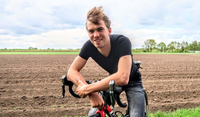 Veldrijder en wielrenner Joris Nieuwenhuis uit Zelhem traint graag in zijn eigen thuisregio. Foto: Luuk Stam