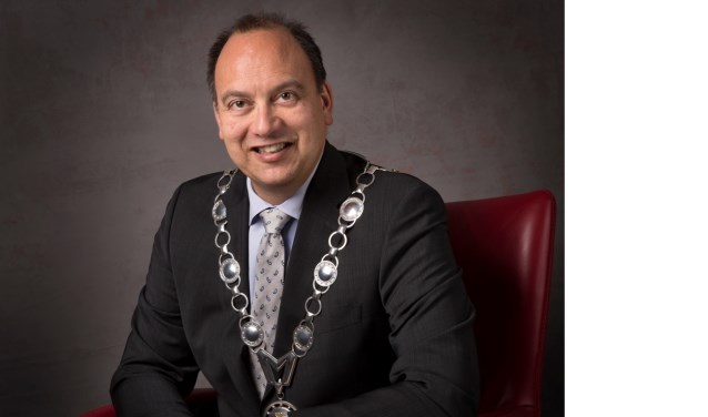 Burgemeester Peter de Baat: 'De gemeentepolitiek is net een olifant.' Foto: PR