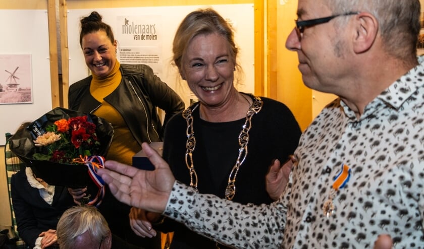 Tijdens de uitreiking werd er flink gelachen. Foto: Henk Derksen