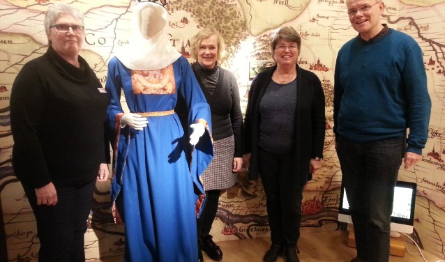Maria Schlaghecke, Maria Gertsen, Adri van den Dikkenberg en Martien ten Hoeve (Vrijwilligersplein). Foto: Joke Burink