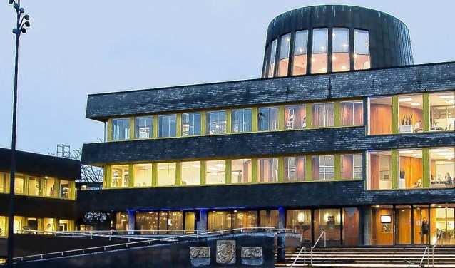 Het stadhuis in Doetinchem. Burry van den Brink