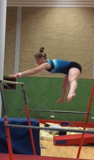 Nelleke Houwers in actie op de brug. Foto: PR