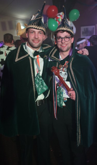 Prins Bjorn (Nijenhuis) de Eerste en zijn adjudant Bram (Klein Haneveld). Foto: PR