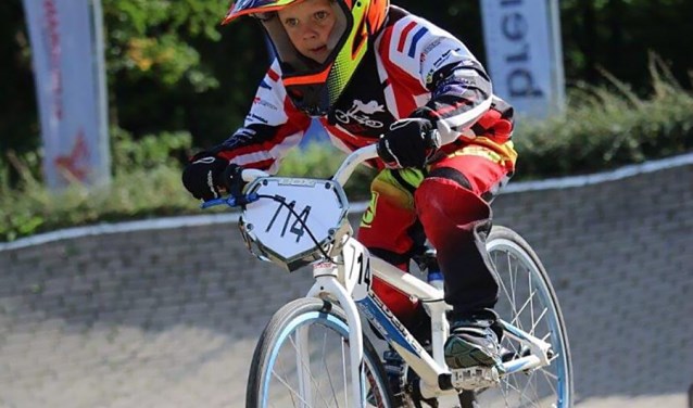 Stijn in actie op de crossbaan. Foto: PR