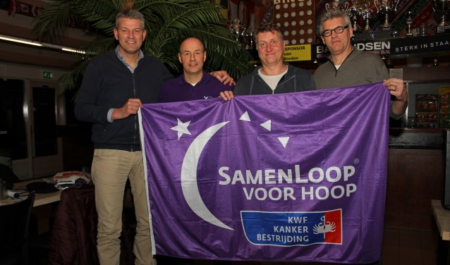 Marc van der Linden, motivator SamenLoop voor Hoop Dirk Hiddink, Cees van Voskuilen en Thiedo Sijtsma. Foto: Liesbeth Spaansen