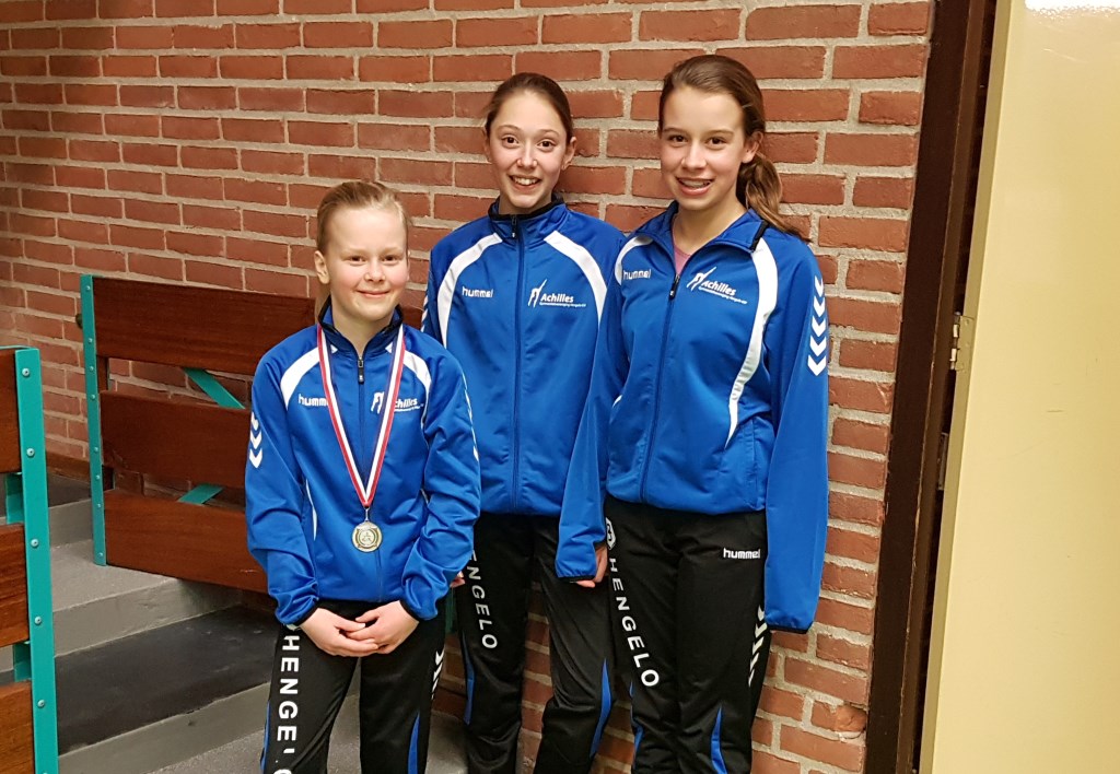 Zilveren medaillewinnares Indy Hoftijzer, Lisa Klein-Bramel en Isa Sessink van Achilles. Foto: PR