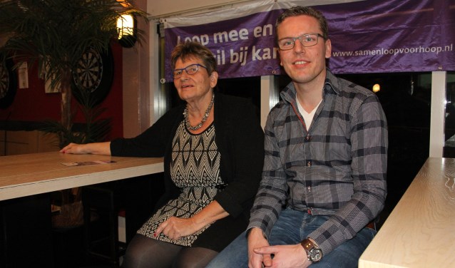 Ambassadeur van de SamenLoop voor Hoop Bronckhorst Wilma Aalderink en onderzoeker Theo Plantinga. Foto: Liesbeth Spaansen