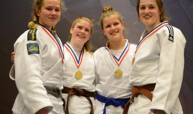 Naomi wint goud, Jonna pakt brons. Foto: PR