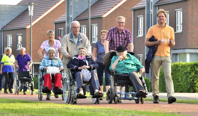Gasten genieten tijdens de Roll-Over Bronckhorst. Foto: Achterhoeknieuws.nl/Paul Harmelink