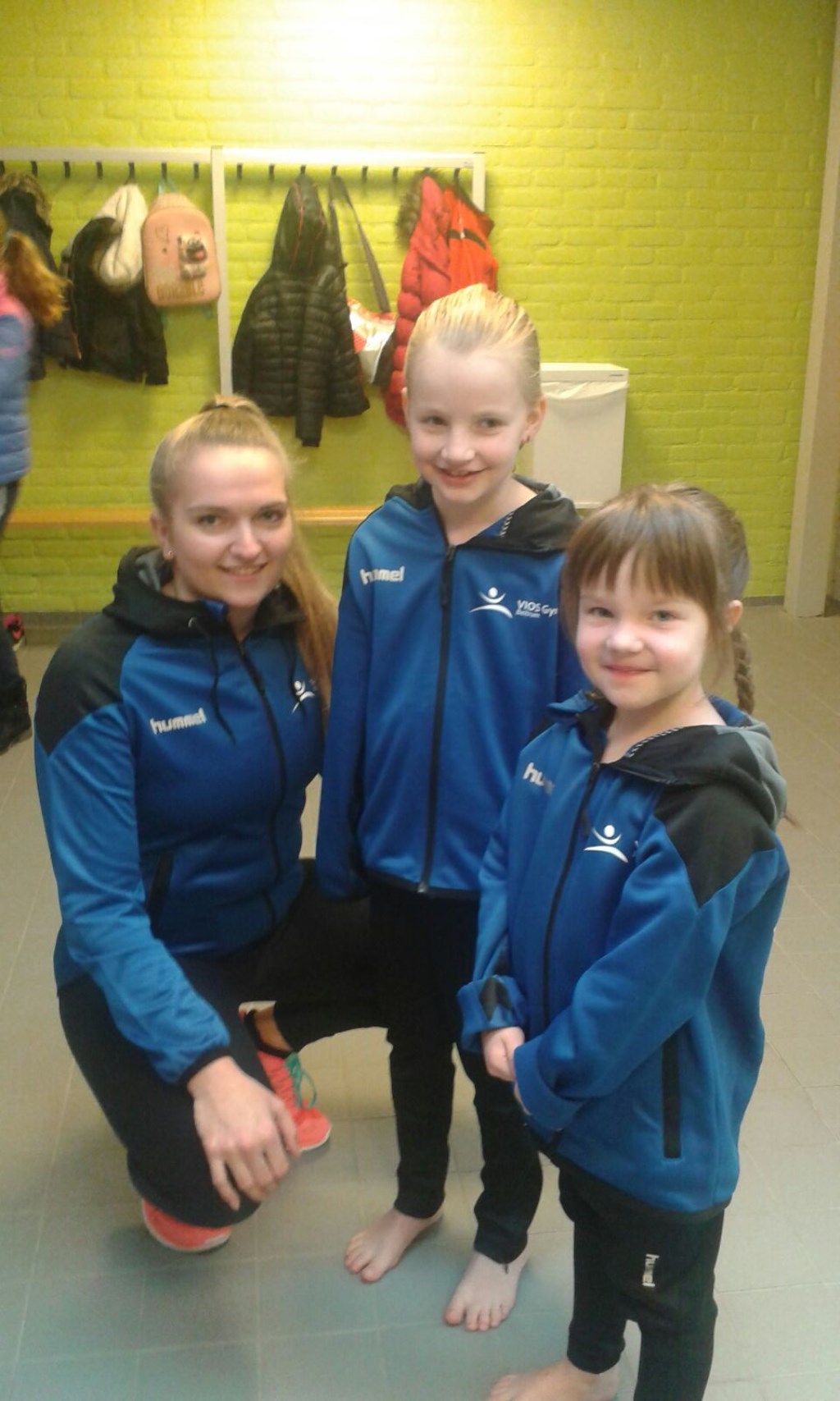 Pre pre instappers: Eke Belterman (midden) en Lotte Abbink (rechts). Foto: PR