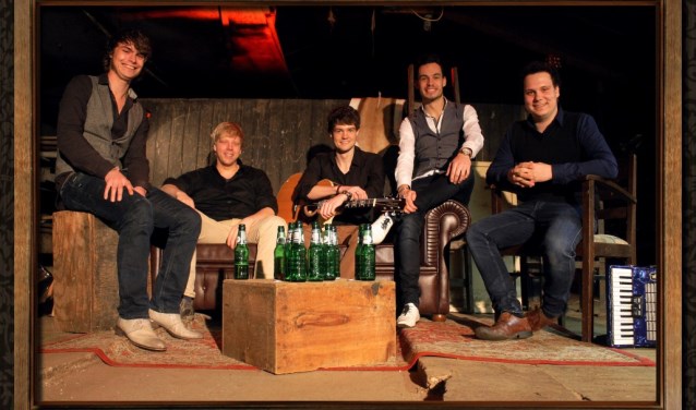 De band Livin‘ Room treedt op in Herfkens. Foto: PR