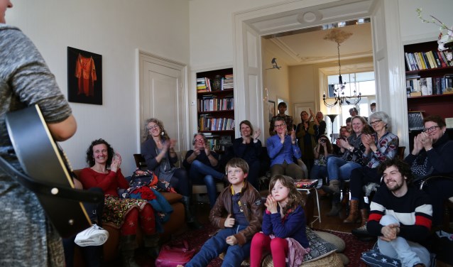 Festival Gluren bij de Buren trok ook dit jaar vele bezoekers. Foto: Jikke Göbel