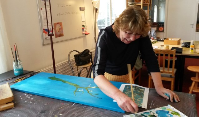 Een cursist aan het werk in het atelier van Anne von Drehle. Foto: PR