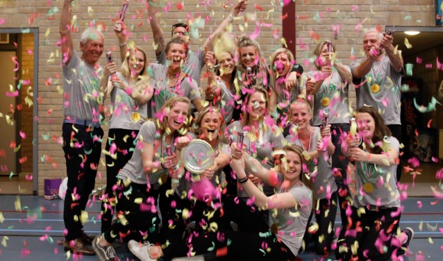 De dames van WSV vieren de winst. Foto: PR