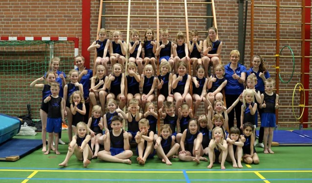 De jeugd van Vios Gym in het nieuwe tenue. Foto: PR