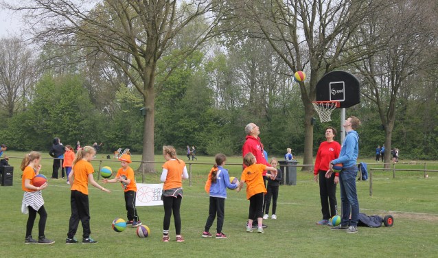 Kennismaken met allerlei sporten is ook onderdeel van de Konings-Sport-Experience. Foto: PR