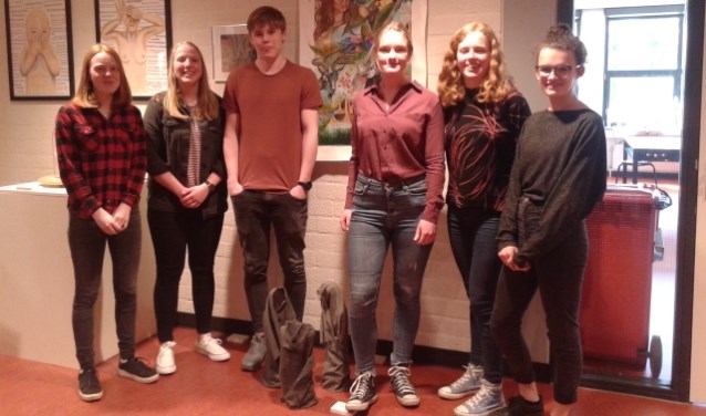 Nardy Jansen, Sabine Hoog Antink, Gijs Krabbenborg, Linde te Kronnie, Elke Klein Holkenborg en Minka te Molder mogen door naar de finale. Foto: PR