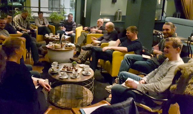 De organiserende commissie in vergadering. Foto: Bart Kraan