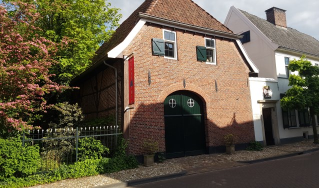 Het koetshuis van Huijs Basten Asbeck wordt het nieuwe onderkomen van IdeeMedia. Foto: Kyra Broshuis