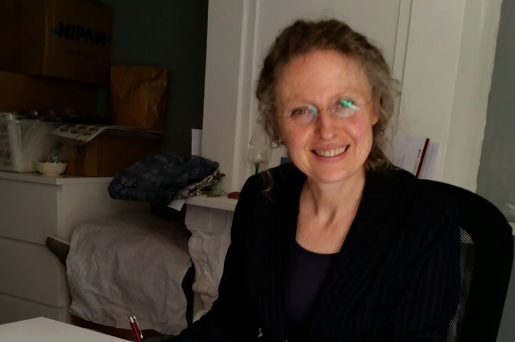 Johanna van Sabben met haar novelle Buikschuif. Eigen foto