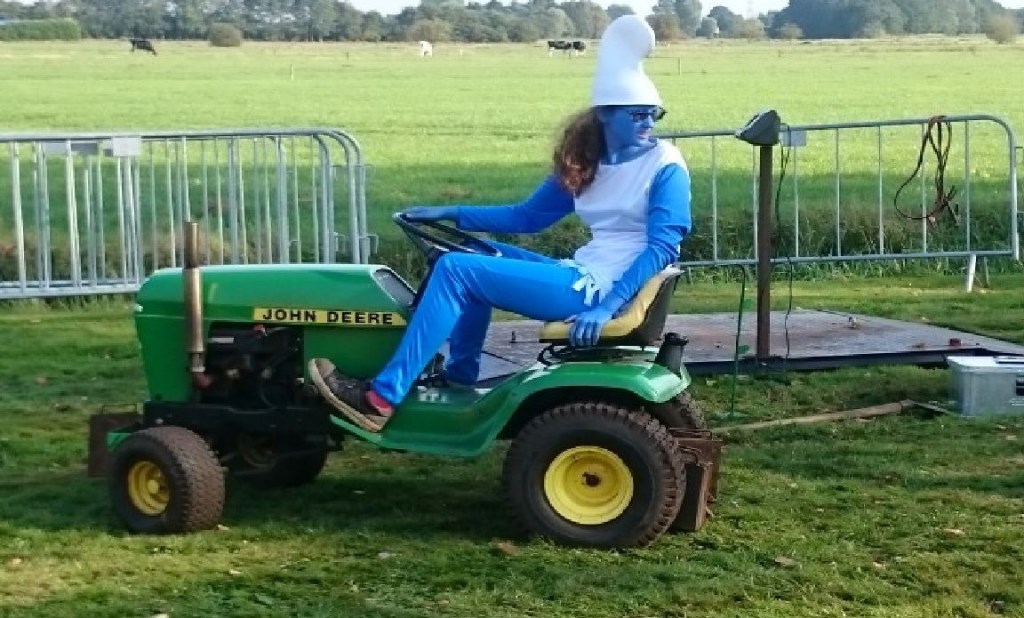 Tijdens de Oosterwijkse Pinksterfeesten worden zitmaaierraces gehouden. Foto: PR