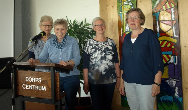 Het bestuur van de Ouderenkring Vorden: Tea Groot Nuelend, Erna Bloemendaal, Willy Derksen en Willy Radstake. Foto: PR