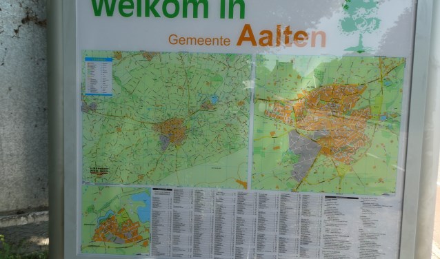 Het bord met de 'foute' kaart. Foto: Bennie Bruggink