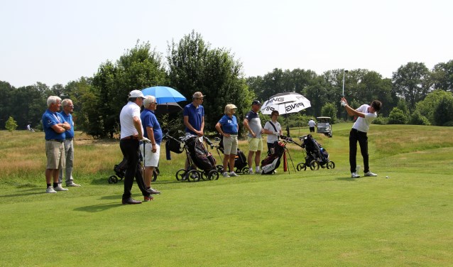 Sportieve strijd op golfbaan 't Zelle tijdens de Special Olympics. Foto: Liesbeth Spaansen