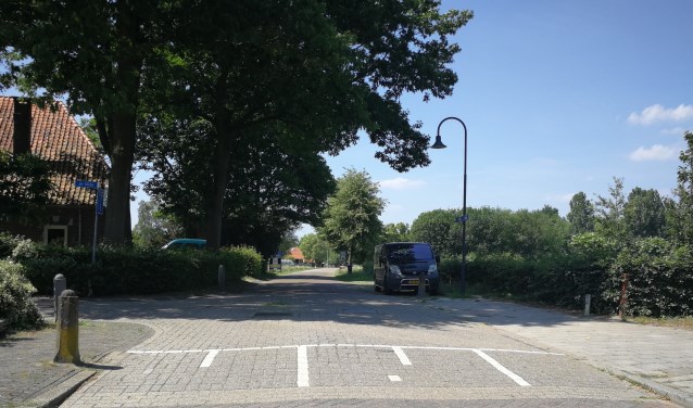 De verkeersdrempel aan de Van Bevervoordestraat in Gelselaar wordt verplaatst. Foto: Rob Weeber