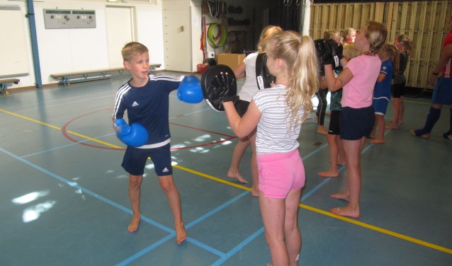 Kickboksen was een van de nieuwe sporten tijdens de Ruurlose sportdag die er beoefend konden worden. Foto: PR