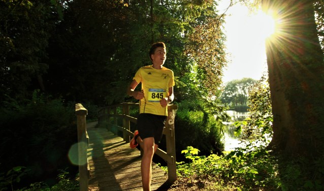 Michiel Wellink, die solo op de winst af gaat op de 2 km. Foto: Nathan Posthumus.