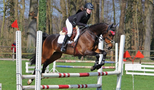 Kirsten Brinkman met haar pony Fallingasate Dewi, clubkampioen 2017. Foto: Willem Hamer