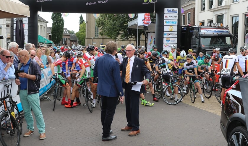 Vlak voor vertrek, vorig jaar in Gendringen. Foto: Sportfoto.nl