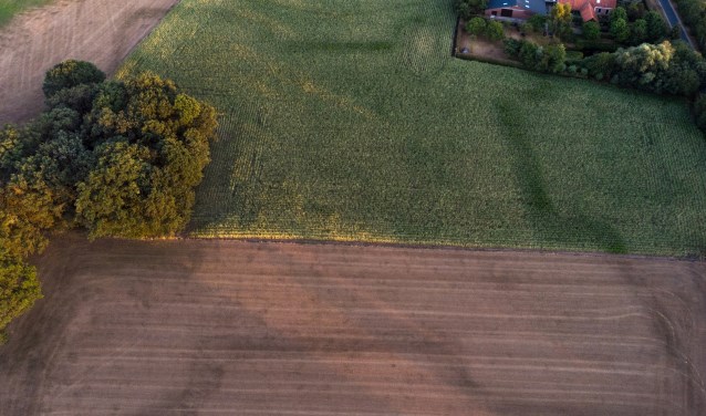 Vanuit de lucht zijn duidelijk de contouren van de Franse Schans zichtbaar. Foto: Erik Klein