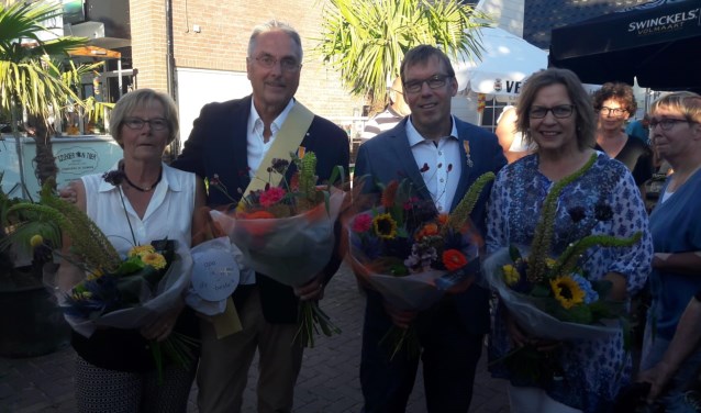 Leen Nederlof en Hans Veerbeek met hun dames. Foto: Frank Vinkenvleugel